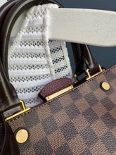 Lade das Bild in den Galerie-Viewer, LOUIS VUITTON BRITTANY
