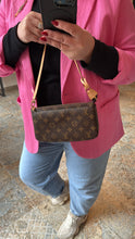 Lade das Bild in den Galerie-Viewer, LOUIS VUITTON POCHETTE ACCESSOIRES
