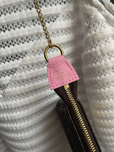 Lade das Bild in den Galerie-Viewer, LOUIS VUITTON MINI POCHETTE LIMITED EDITION
