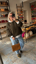 Lade das Bild in den Galerie-Viewer, MCM CLUTCH
