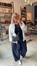Lade das Bild in den Galerie-Viewer, PRADA RE-EDITION 2005 BAG
