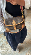 Lade das Bild in den Galerie-Viewer, LOUIS VUITTON DIANE

