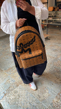 Lade das Bild in den Galerie-Viewer, MCM STARK MEGA LAUREL
