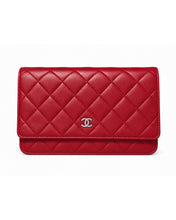 Lade das Bild in den Galerie-Viewer, CHANEL WOC
