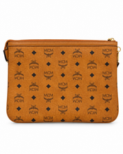 Lade das Bild in den Galerie-Viewer, MCM CLUTCH
