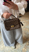 Lade das Bild in den Galerie-Viewer, LOUIS VUITTON CROISSETE
