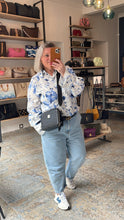 Lade das Bild in den Galerie-Viewer, MCM CAMERA BAG
