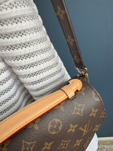 Lade das Bild in den Galerie-Viewer, LOUIS VUITTON MÉTIS
